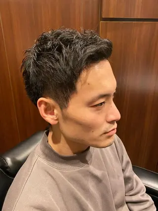 メンズ プレミアムバーバーヒロ銀座所属・成田 知佳のヘアスタイル