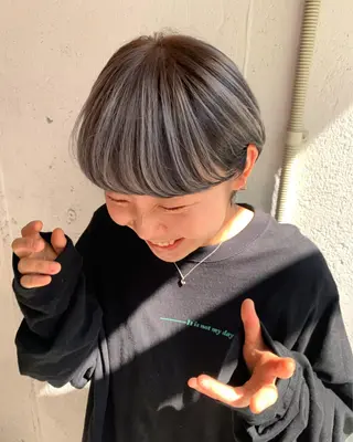 ショート カラー Fuuu《フゥ》所属・シノザキ シンゴのヘアスタイル