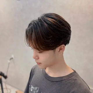 ミディアム メンズ フェザー/ゆるふわ パーマ/鐘ヶ江 航青のヘアスタイル