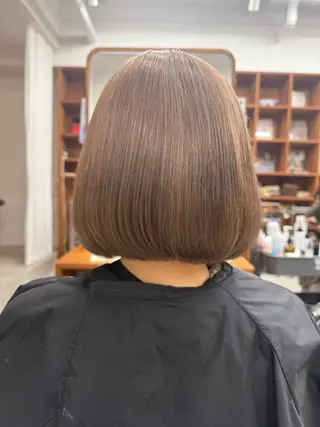 カラー 岩渕 愛のヘアスタイル