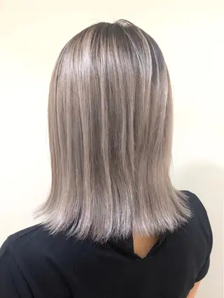 ミディアム カラー ANNA /艶髪/ハイトーンのヘアスタイル