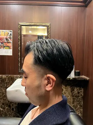 ショート ヒロ銀座バーバーショップ丸の内所属・秋山 琳太のヘアスタイル