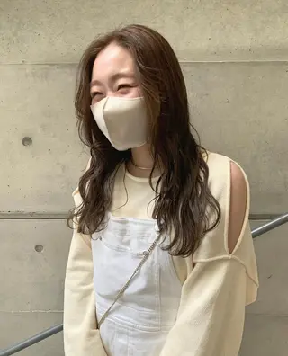 ロング カラー 暖色/まろベージュ/ シカタユウカのヘアスタイル