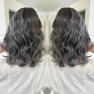 ミディアム H所属・H (エイチ) 烏丸御池店のヘアスタイル