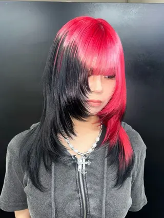 セミロング カラー ミリ/原宿/ハイ トーンカラー💫のヘアスタイル