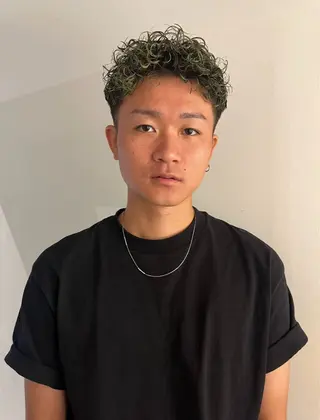 ショート パーマ メンズ 中目黒メンズ刈り上げ Harunaのヘアスタイル