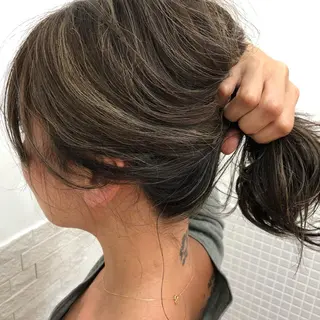 カラー ショート 嶋津祥希のヘアスタイル