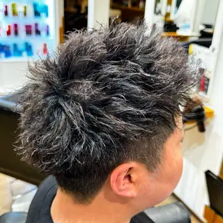 ショート パーマ メンズ 吉田 新平のヘアスタイル