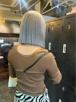 ミディアム ハイトーンカラー🍑 心斎橋のヘアスタイル