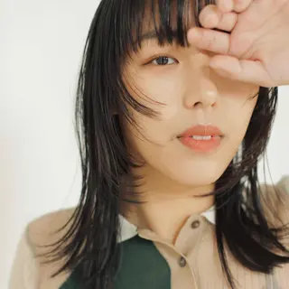 セミロング カラー ELLE salon サエのヘアスタイル