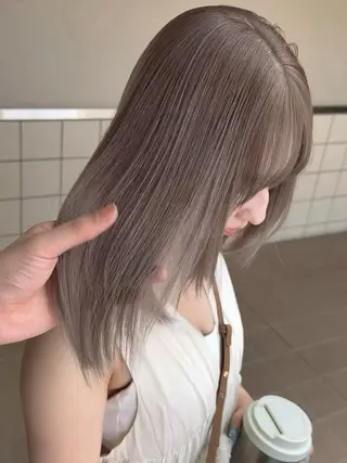 カラー ViVIE所属・VIVIE天神 ブリーチのヘアスタイル