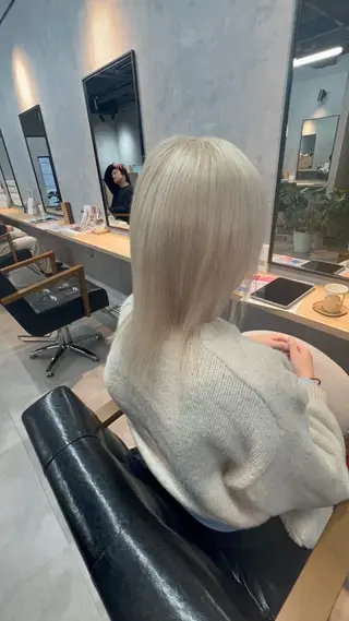 セミロング motoトップカラー リスト/ブリーチカラのヘアスタイル