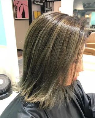 ミディアム salowin 原宿 aroa所属・韓国／ハッシュカット ／透明感カラー／金野のヘアスタイル