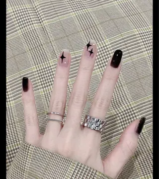 ミディアム 川端 優のネイルデザイン