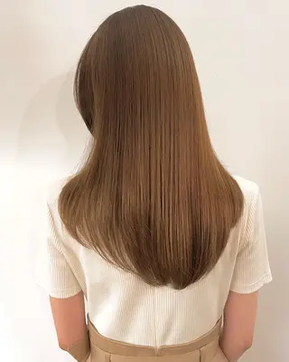 セミロング カラー TIECHEL所属・韓国ナチュラル・ ベージュ/落合夏希のヘアスタイル