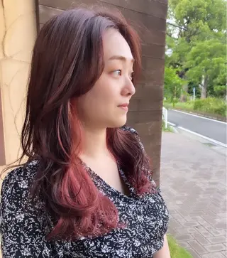 ロング カラー 綿貫 結香のヘアスタイル