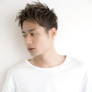 カットとカラー ストレートとスパのヘアスタイル