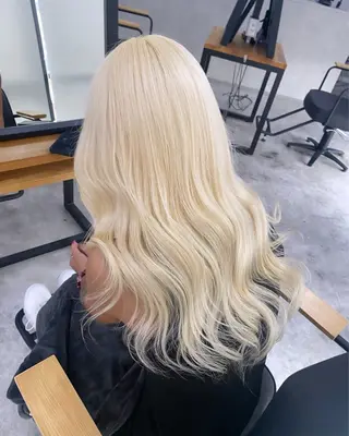 ロング 梅田ハイトーン 🎀Rumina🎀のヘアスタイル