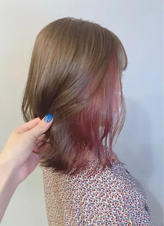 ミディアム カラー 宮原 佳苗のヘアスタイル