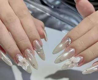 ネイル T. Leeのネイルデザイン