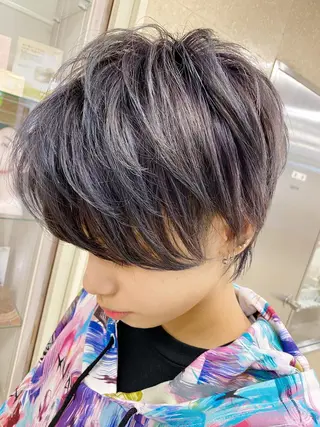 ショート カラー 菅村 勇亮のヘアスタイル