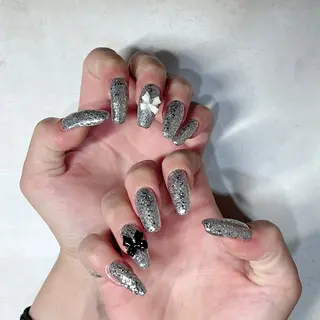 ロング 萬城 愛梨のネイルデザイン