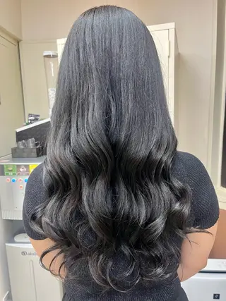 カラー 八馬 那由多のヘアスタイル