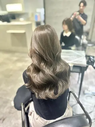 ロング カラー ヘアアレンジ _WHITE 難波本店のヘアスタイル