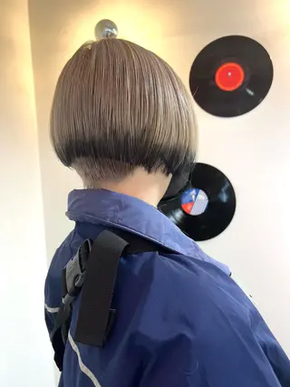 ショート カラー ヘアアレンジ 🧨ブリーチー×ボブ レイヤー💎じゅえるのヘアスタイル