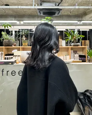 セミロング 茜璃/ブリーチカラー /レイヤーカットのヘアスタイル