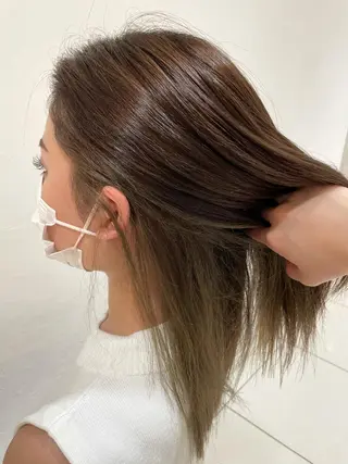 セミロング カラー JERICHO HAIR所属・河野 由佳の眉毛・アイブロウイメージ