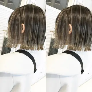 ミディアム カラー ブリーチカラーレイヤ ーカット🦋annaのヘアスタイル