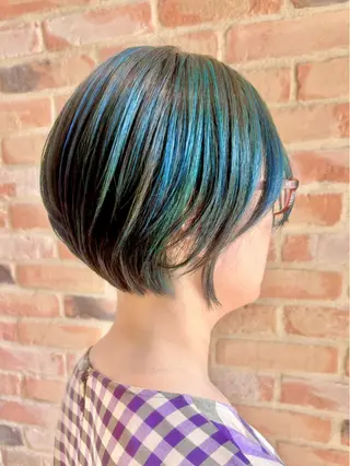 ショート カラー 古川 琴美のヘアスタイル