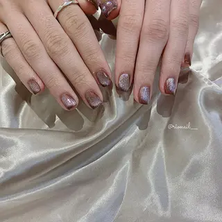 ネイル 𝘙𝘪𝘰𝘯𝘢 ...🕯🤍のネイルデザイン