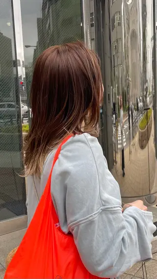 カラー Lolonois梅田 澤田　葵のヘアスタイル