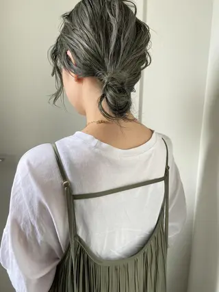 ミディアム カラー 岡本康平/ボブ /ブリーチ/レイヤーのヘアスタイル