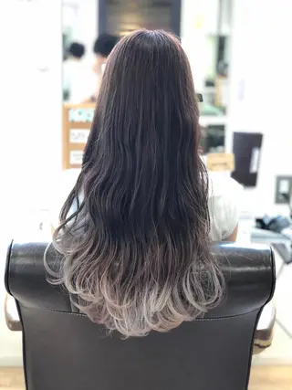 ロング 新村 捺のヘアスタイル
