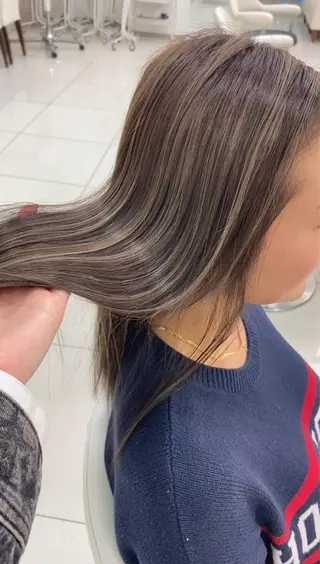 セミロング 崎山 紗吏のヘアスタイル