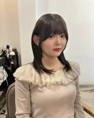 ミディアム カラー 【韓国レイヤー特化 ハッシュカット】のヘアスタイル