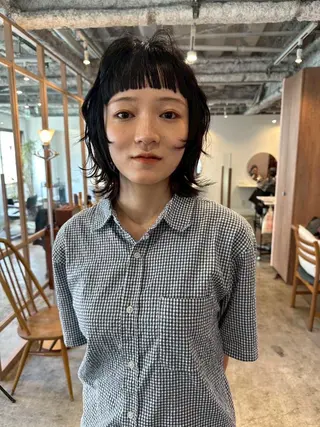 ミディアム カラー CEINE OURのヘアスタイル