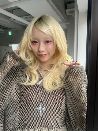 ロング カラー 透明感カラー🩵🩵 韓国ヘアkanatoのヘアスタイル