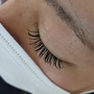 マツエク・マツパ メンズオーシャンブルー所属・藤中 満里奈の眉毛・アイブロウイメージ