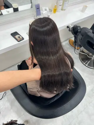 ロング カラー オリーブカラー🫒 レイヤーカット✂︎のヘアスタイル