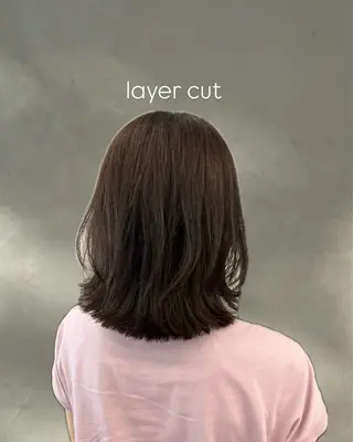 ミディアム INORI|艶カラ ー|フェイスレイヤーのヘアスタイル