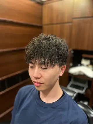 パーマ メンズ ヒロ銀座 川崎店所属・ヒロ銀座川崎 志田健介のヘアスタイル
