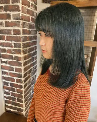 ミディアム sea's所属・ヒラカホ/矢場町/ ブリーチ/似合わせのヘアスタイル