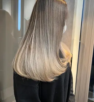 ロング 顔タイプ診断®︎ ハイトーンカラーのヘアスタイル