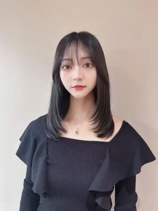 セミロング grace by afloat所属・平尾 樹里のヘアスタイル