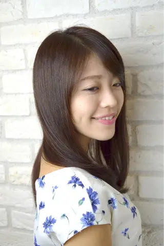 ロング カラー 清水 有実子のヘアスタイル