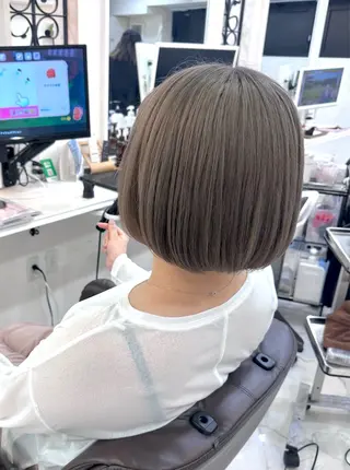 ミディアム カラー 安田 柚月のヘアスタイル